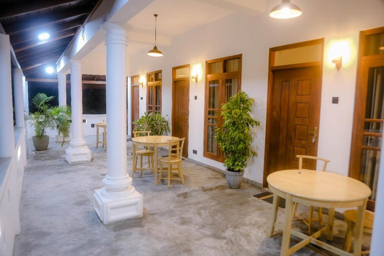 Hotel Sweet Emotion Mirissa Esterno foto