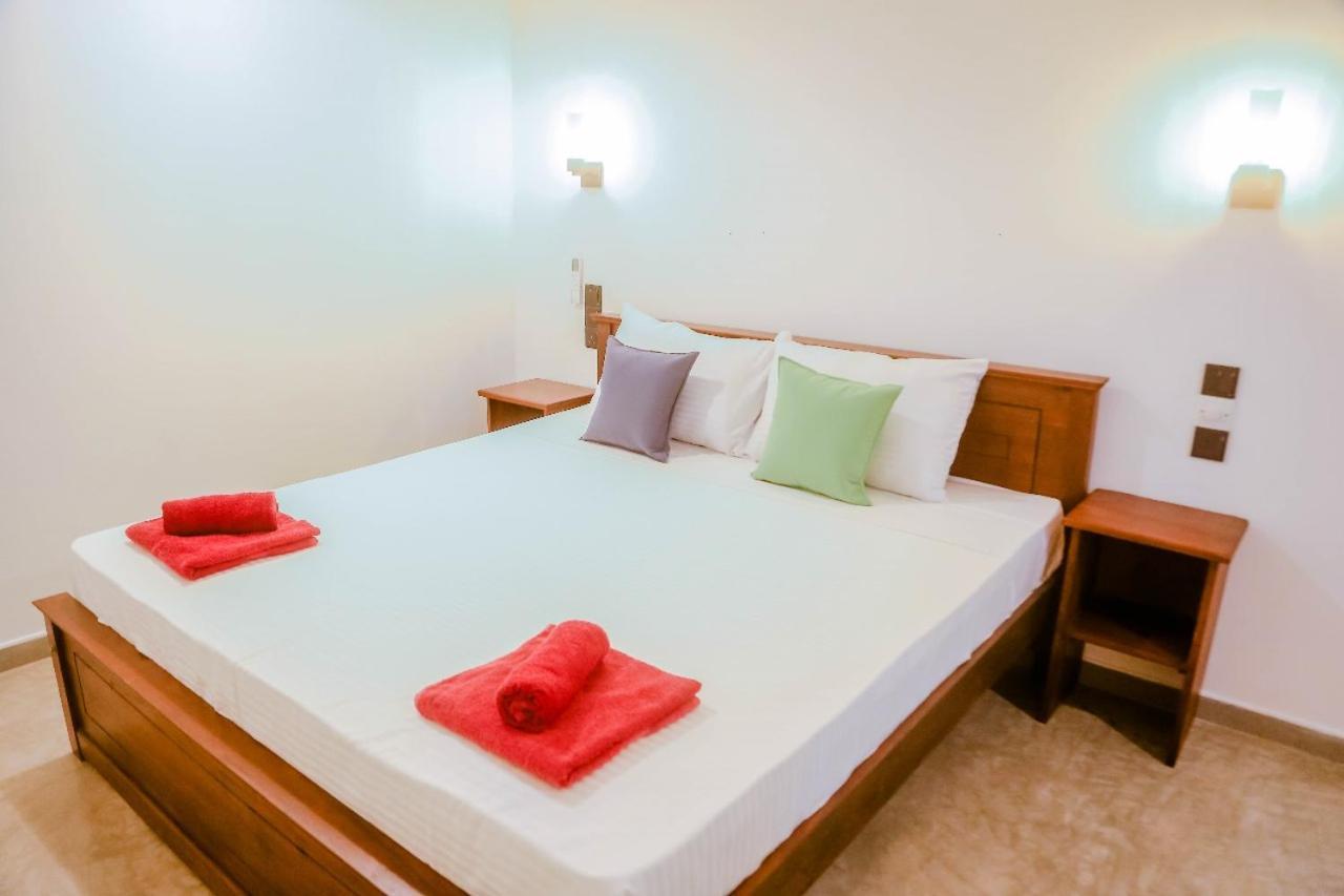 Hotel Sweet Emotion Mirissa Esterno foto